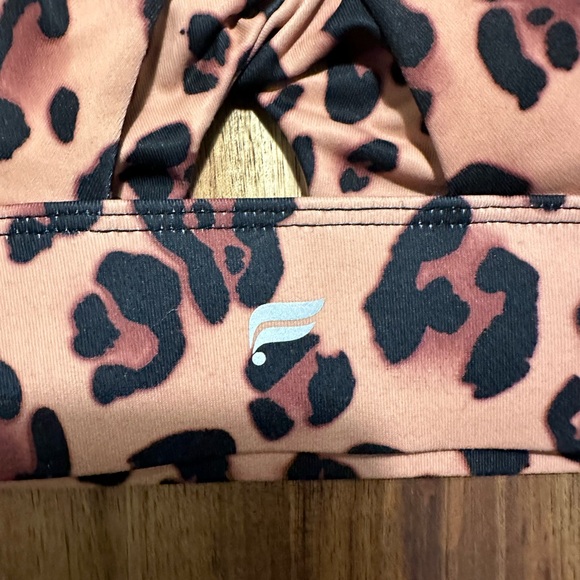 2 Fabletics Sports Bras with cute cut out ~ Small - Picture 6 of 7